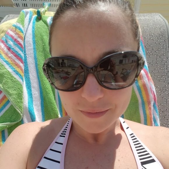 Meet your Posher, Leigh - Picture 1 of 1